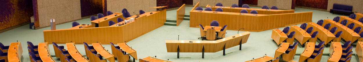 De plenaire vergaderzaal van de Tweede Kamer