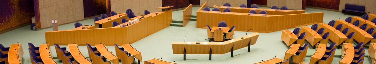 De plenaire vergaderzaal van de Tweede Kamer