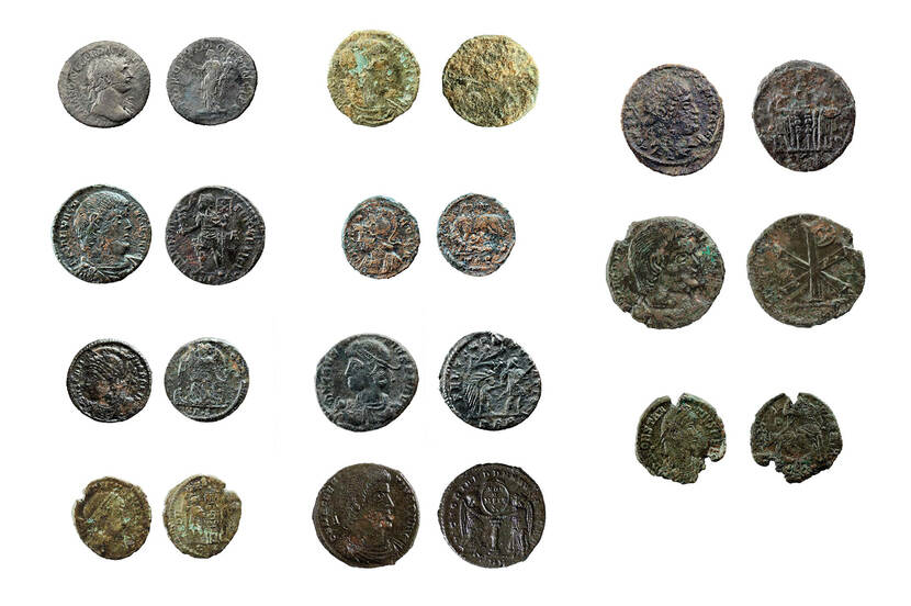 Foto van een serie Romeinse munten uit de 3e en 4e eeuw