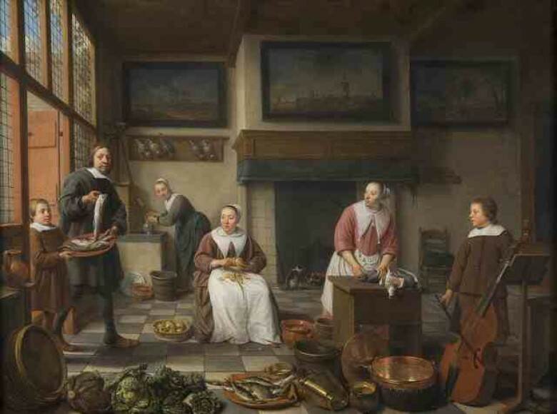 Interieur met man, vrouw en kinderen en vrouwen die voedsel bereiden.