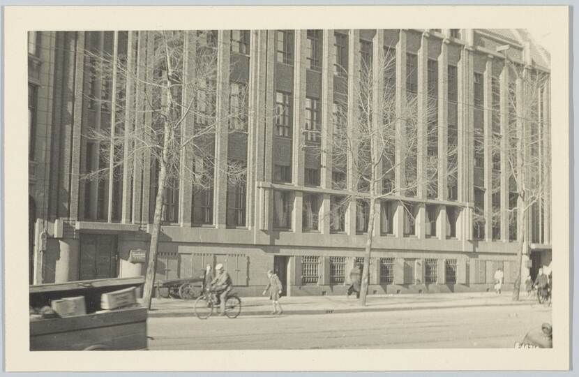 Historische foto van een bank in Amsterdam