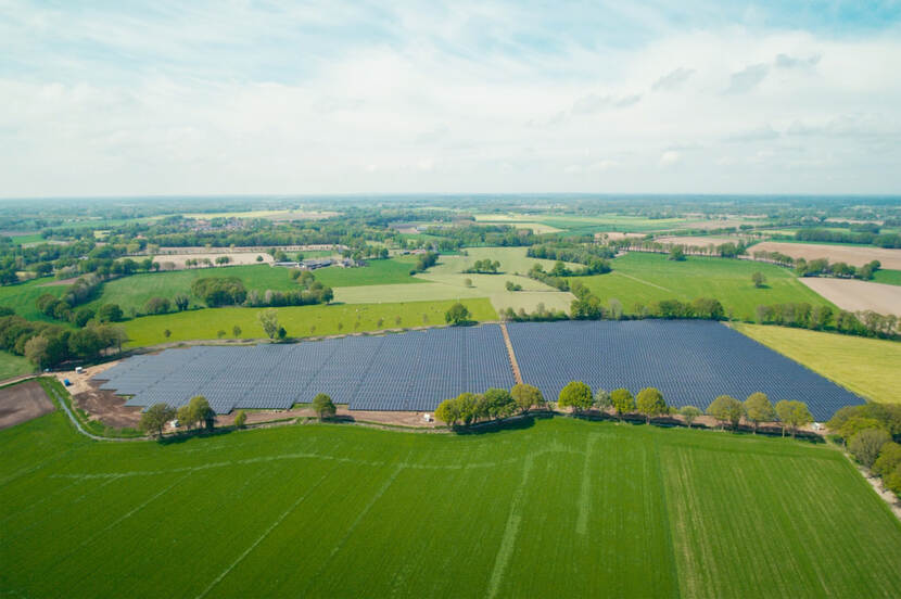 Zonnepark nabij Geesteren, Overijssel.