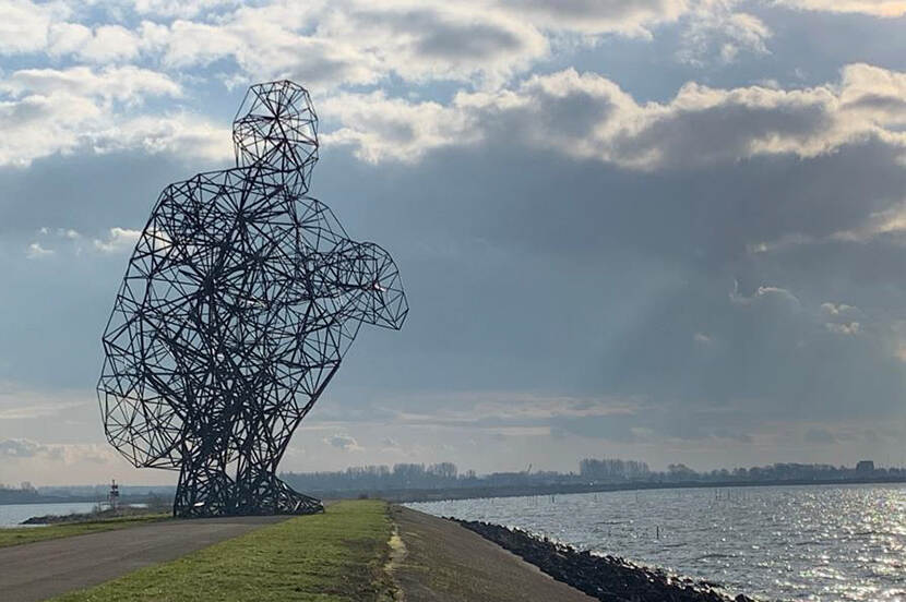 Foto van het kunstwerp Exposure van Antony Gormley