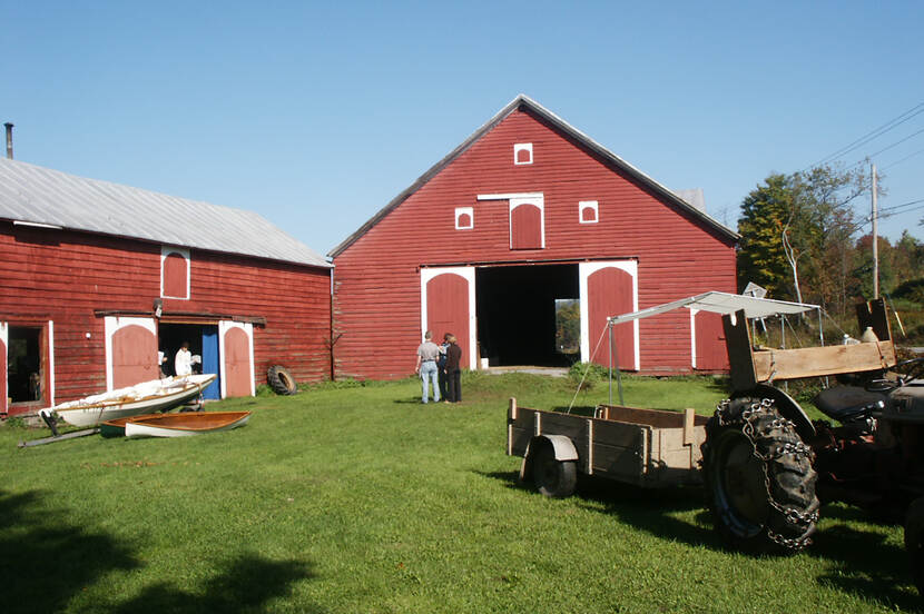 foto van een Dutch barn uit ca. 1800 in de staat New York