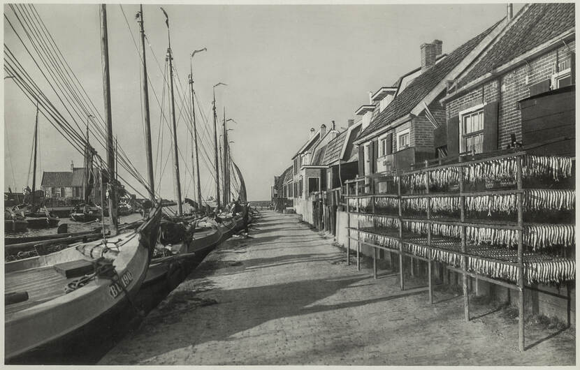 Oude foto van de Botterwerf, Spakenburg