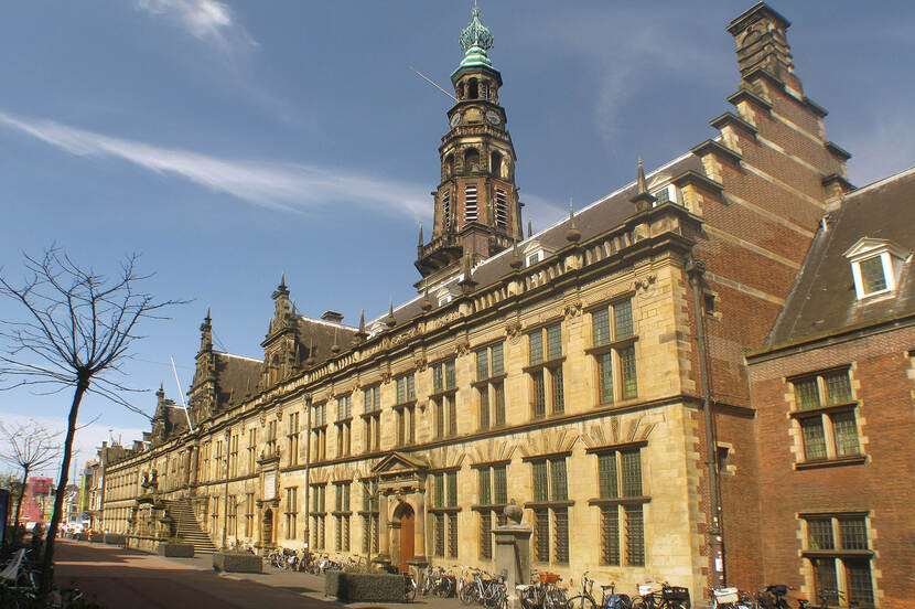 Foto van het  gemeentehuis van Leiden