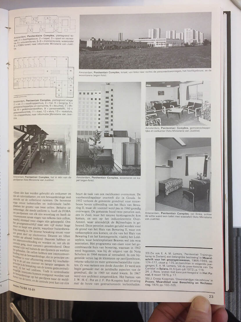 foto van een tijdschriftartikel over de Bijlmerbajes uit 1978