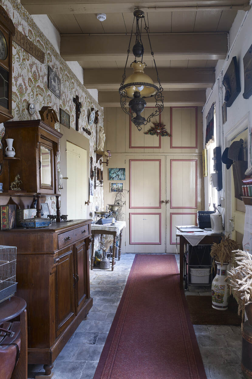 Gang richting woongedeelte, Boerderij De Meeshoeve Oude Gastel.