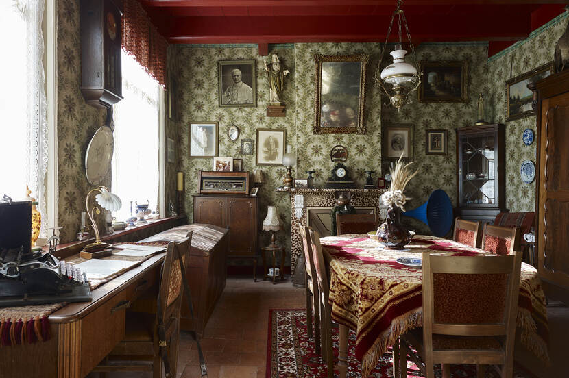 Voorkamer met schouwpartij, Boerderij De Meeshoeve Oude Gastel.