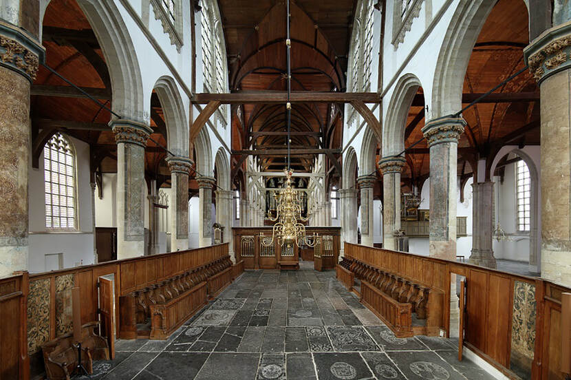 Interieur van de Oude Kerk in Amsterdam