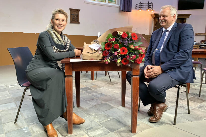 Susan Lammers, algemeen directeur RCE, in gesprek met Albert Holtland, wethouder Kampen