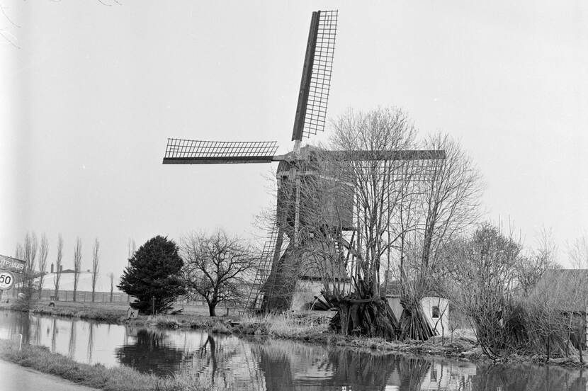 de oude wipwatermolen in Gein