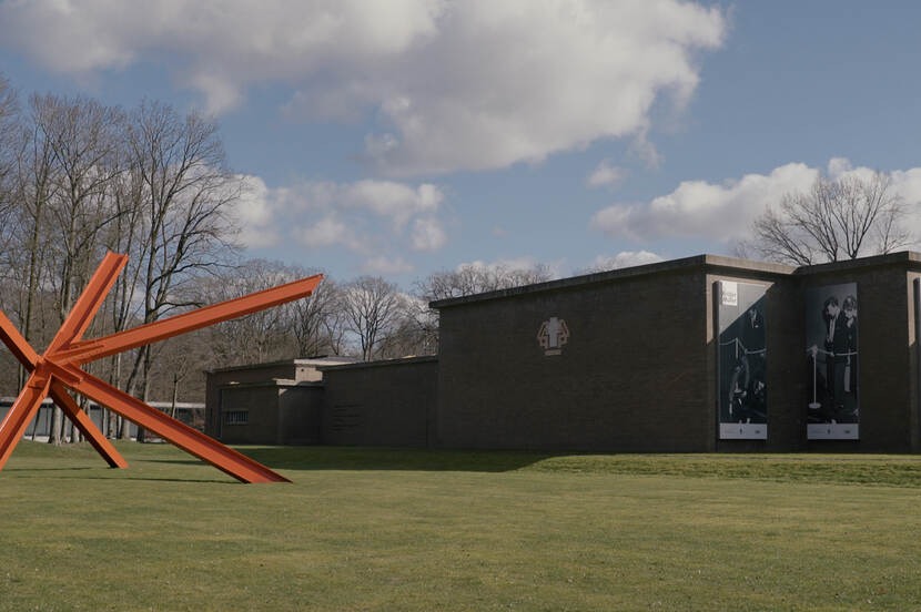 Het Kröller-Müller Museum, Rijksmuseum voor moderne kunst, is sinds 2015 bezig met het verduurzamen van het gebouw.