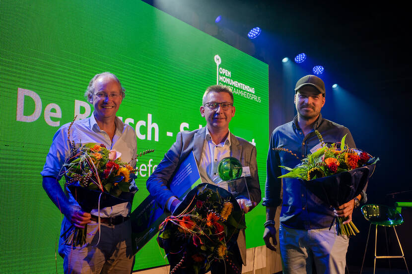 Nico Eurelings (m) Gijs van Lokeren (l) namens Elevatorhuis en Jeroen Schreurs (r) namens Oldschool Hotel