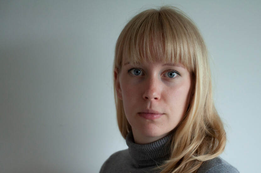 Portretfoto van de winnaar van de Van Es-prijs Marieke van Winkelhoff