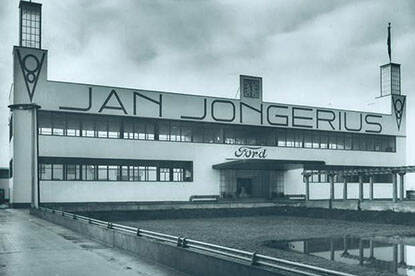 Archiefbeeld fabrieksgebouw Jongerius met op de voorgevel de grote letters JAN JONGERIUS