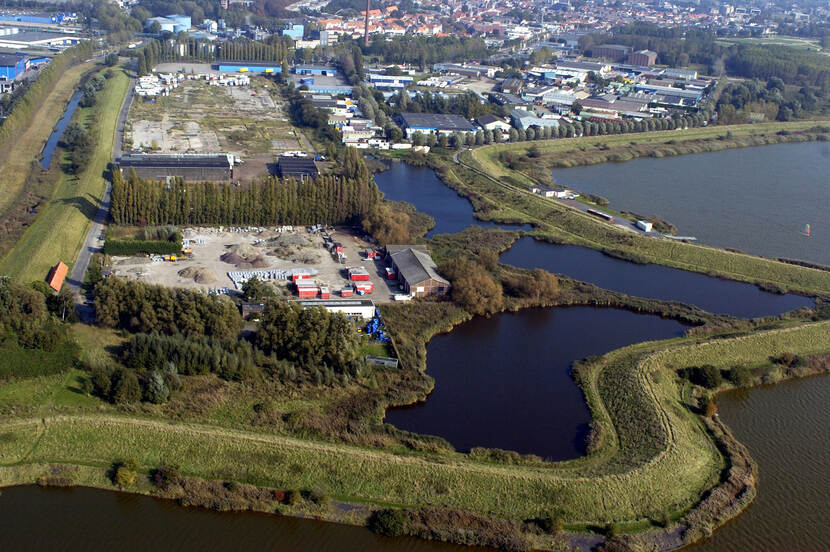 Luchtfoto van de Waterschans en Havenkanaal vóór de opknapbeurt.