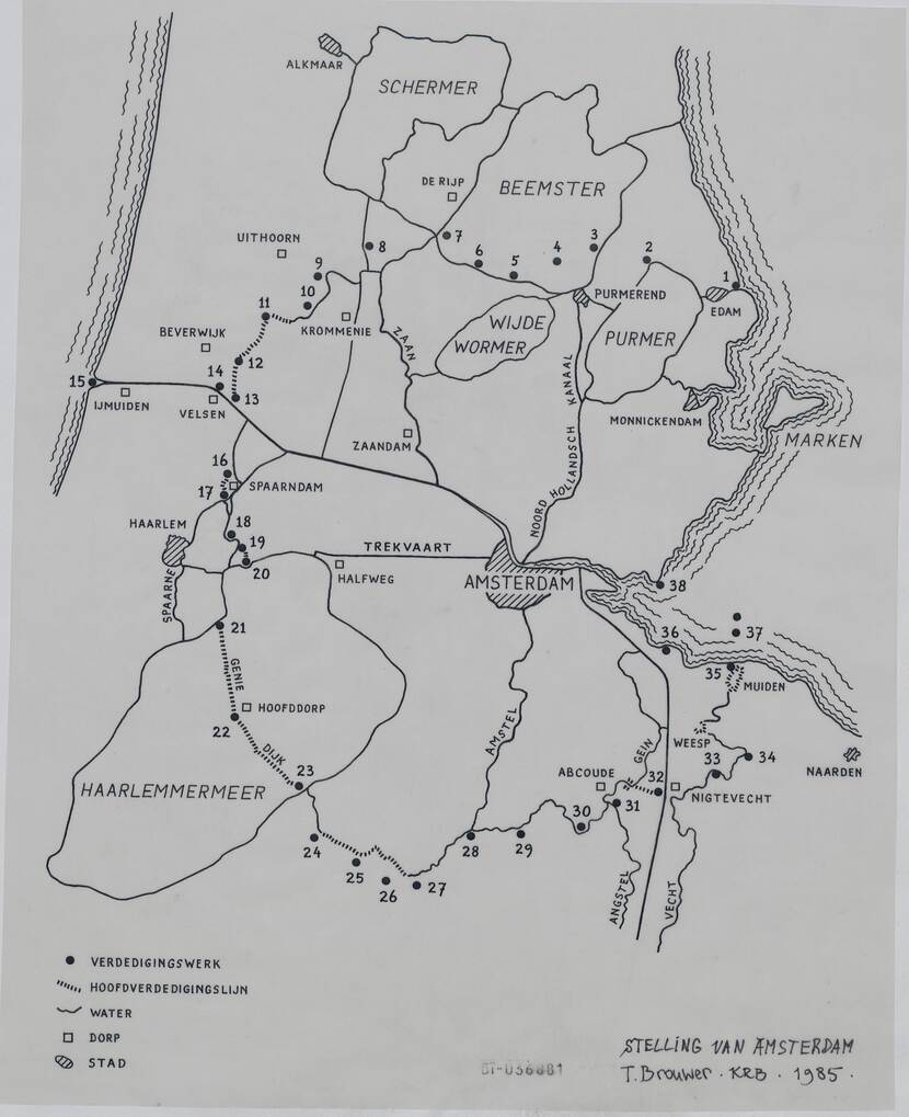 Kaart van de omgeving van Amsterdam waarop de verdedigingswerken zijn aangegeven