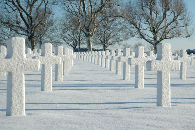 Begraafplaats Margraten in de sneeuw