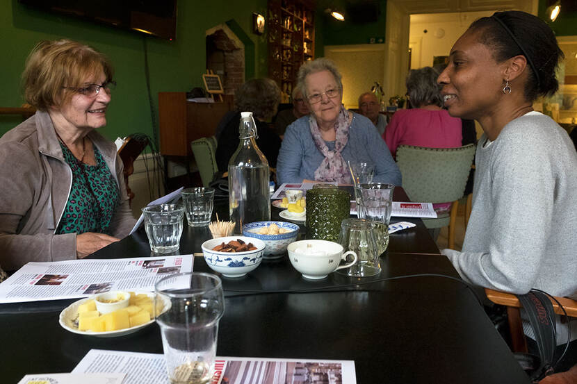 Gesprekken bij de koffie in Verhalenhuis Belvédère