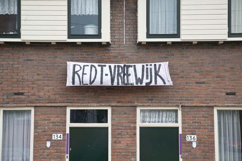 Spandoek met daarop redt Vreewijk