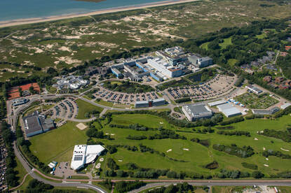 Een luchtfoto van ESA's technisch ESTEC center.