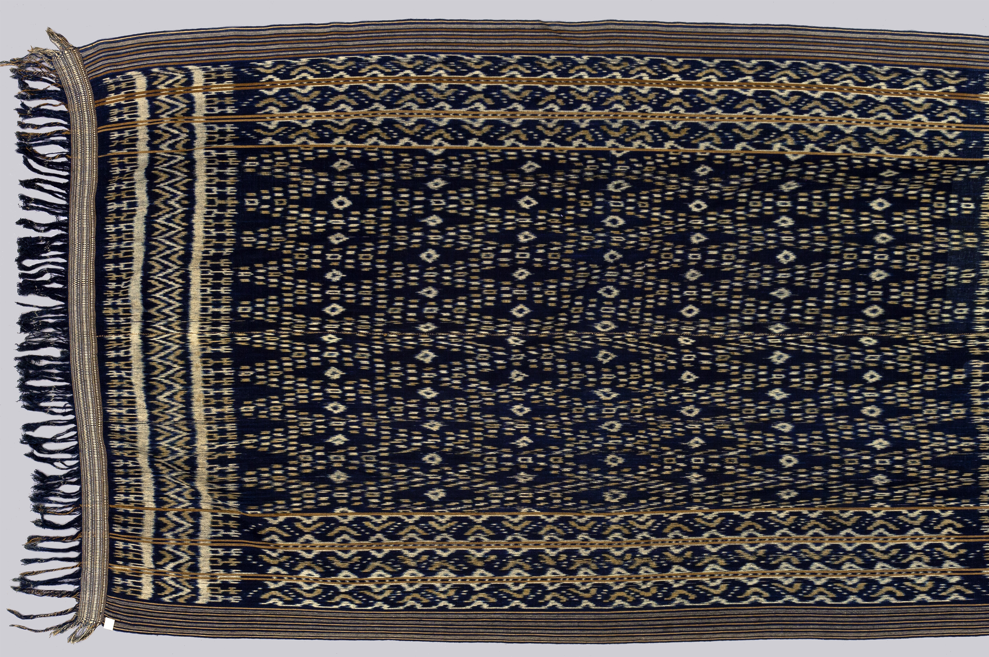 Hulp bij herkomst: Ikatdoek uit Kodi, West-Sumba, Indonesië